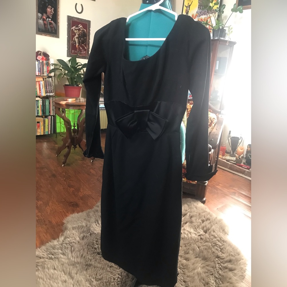 1940’s Dress that needs TLC 🖤